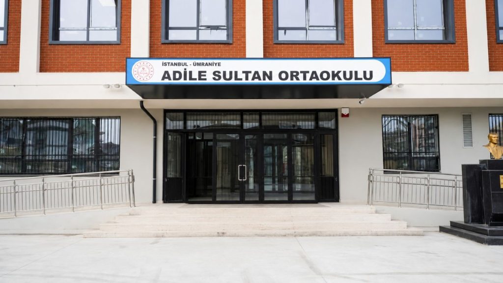 Adile Sultan Ortaokulu Öğrenci Servisi